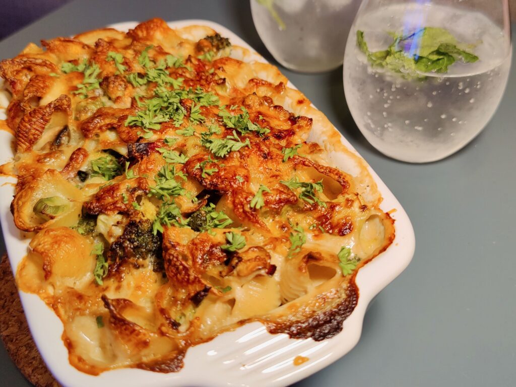 Pasta bake with broccoli