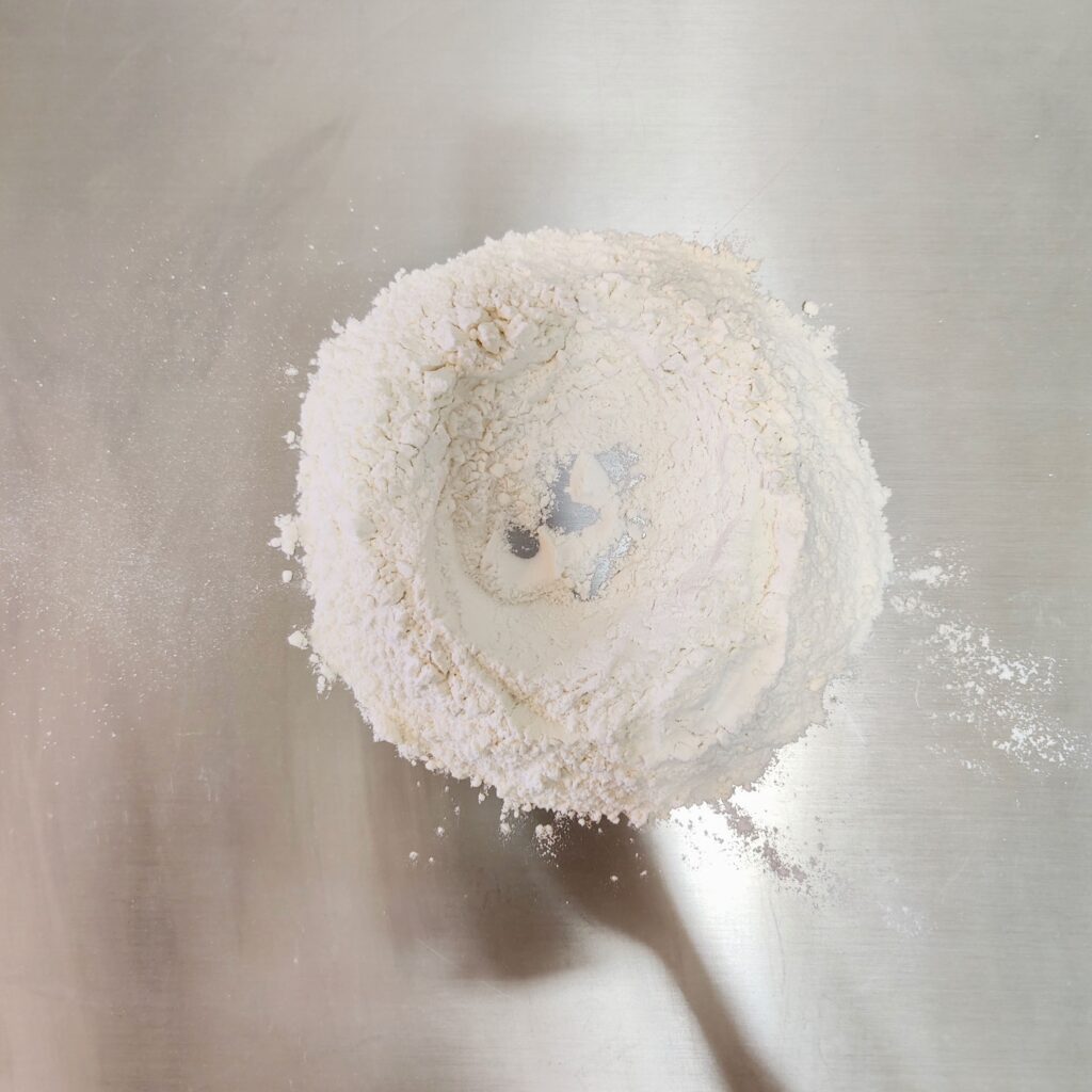 flour with hole 