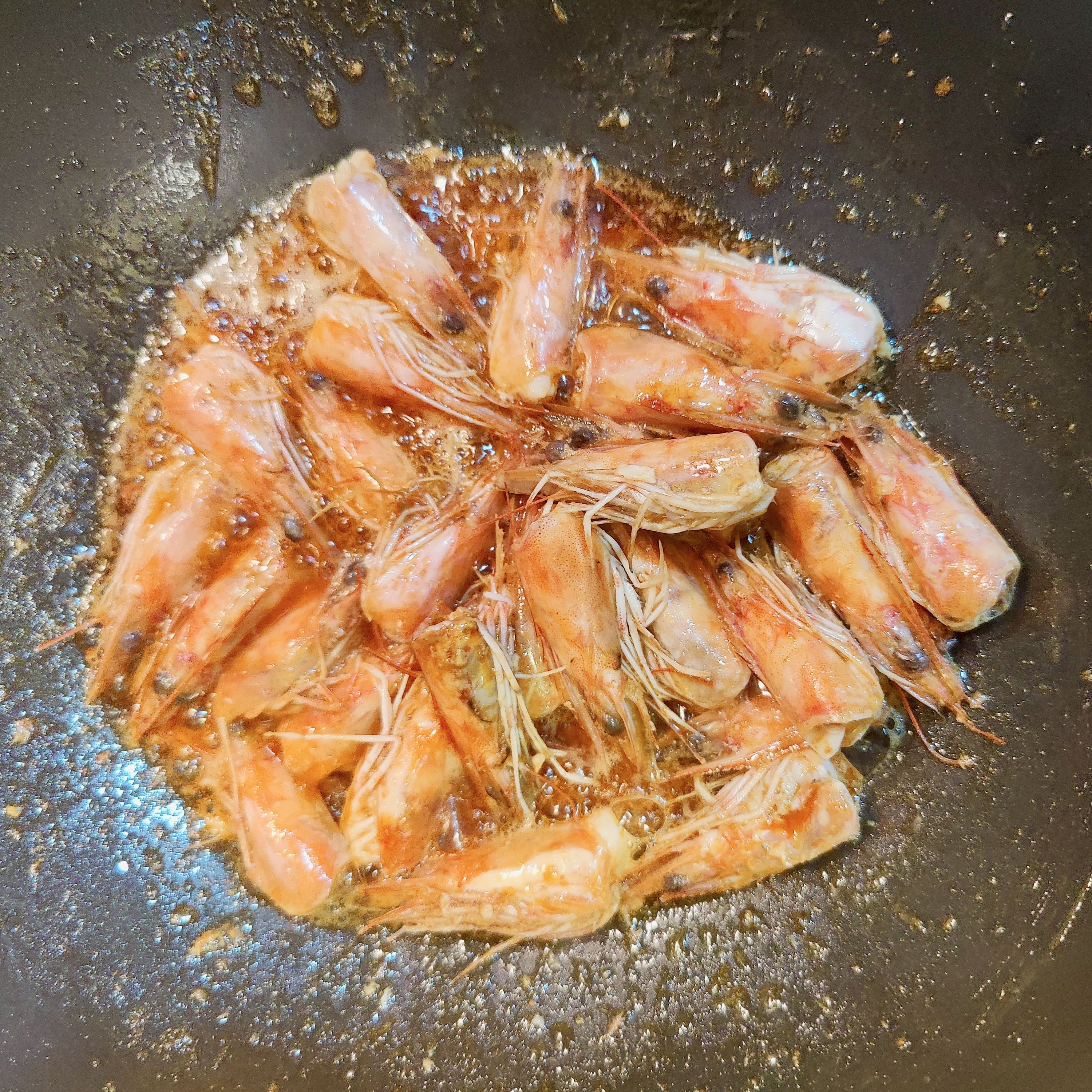 cooked prawn head