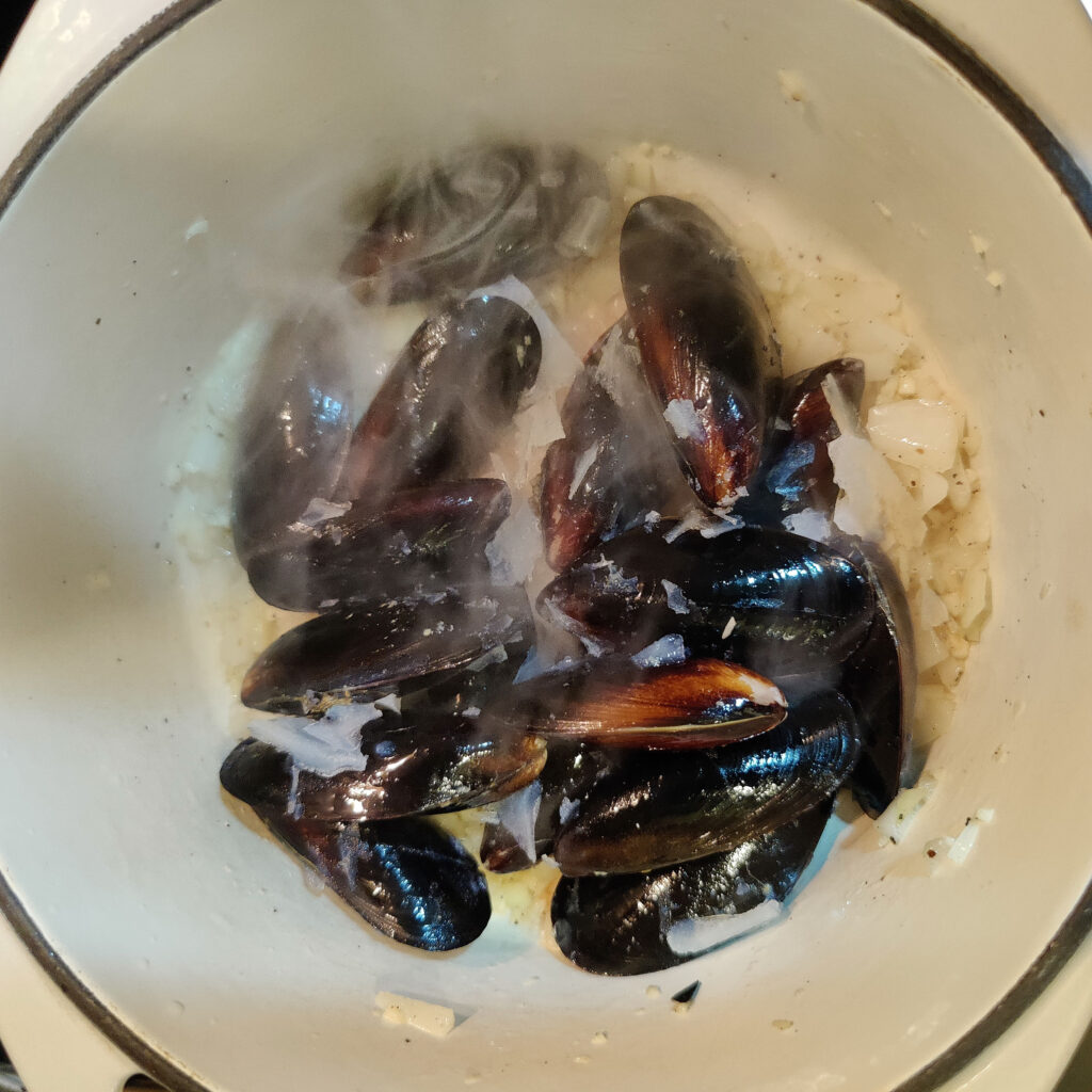 cook the mussels 
